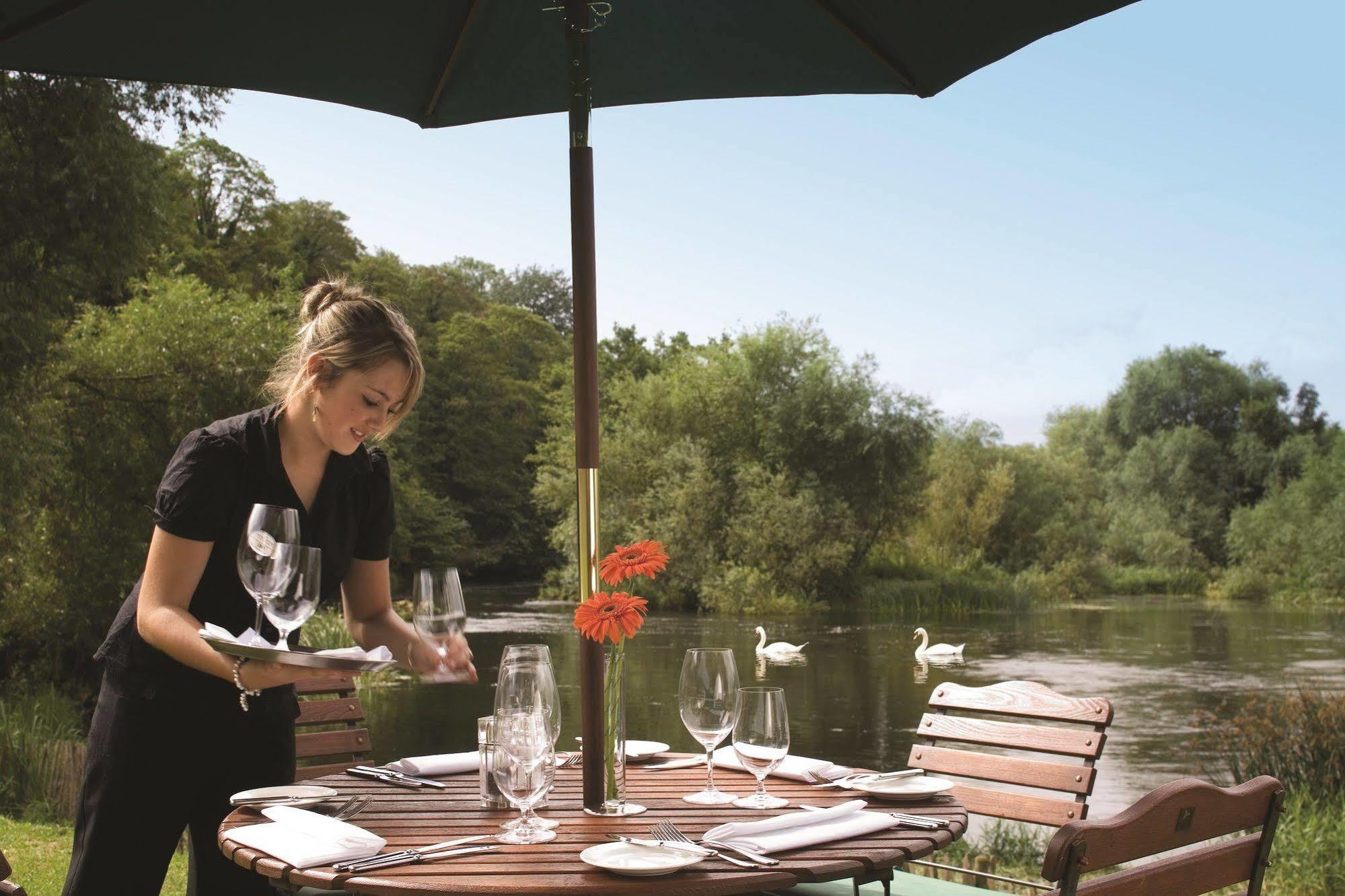The Priest House On The River Castle Donington Restoran foto